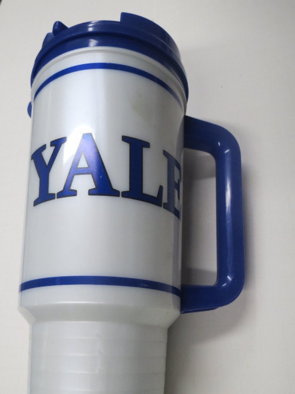 Vintage YALE white, blue plastic travel drink cup with handle & lid